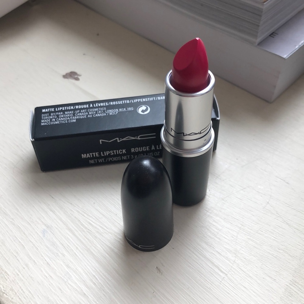 NIB MAC Cosmetics “good kisser” lipstick💖